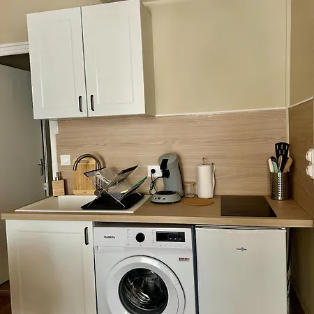 Rousseau Central, Climatise, Entierement Renove Lägenhet *